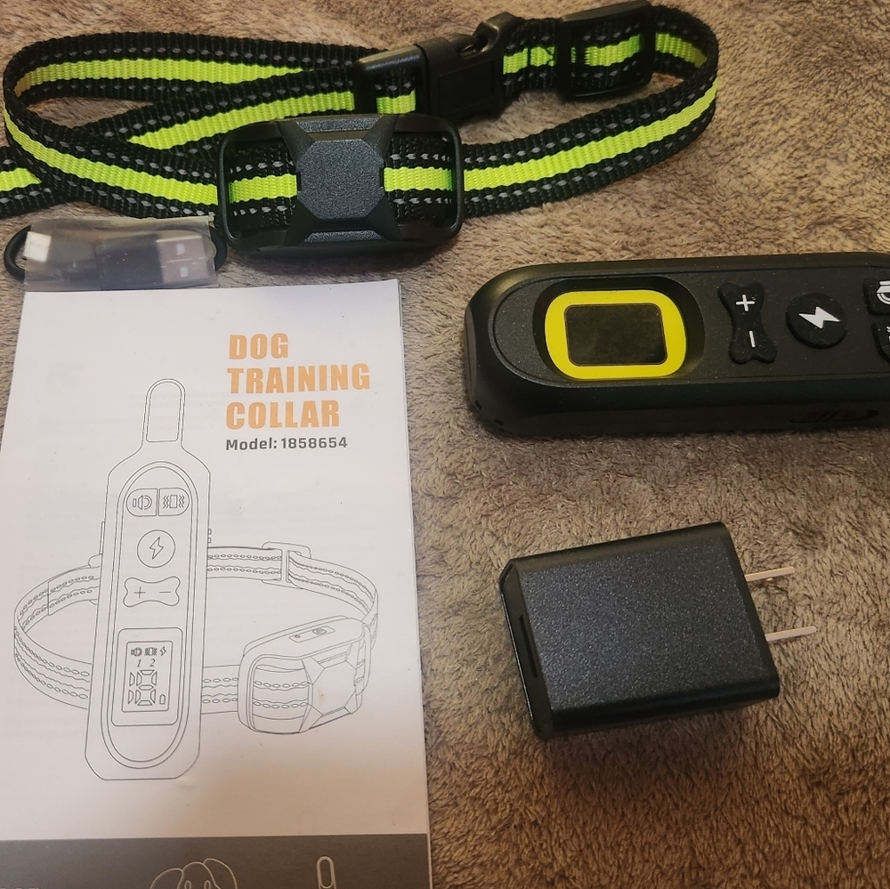 Black and Yellow Reflective Dog Training Collar - Picture 7 of 9